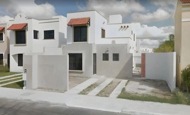 Hermosa casa en venta en Fraccionamiento Gran Santa Fe, Merida Yucatan.
