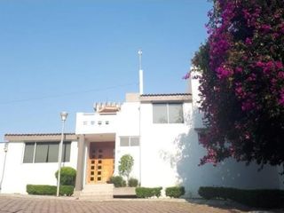 Casa de 4 Recamaras En Prados Agua Azul Cerca Del Hospital Puebla.