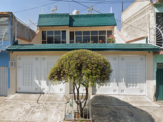 Bonita Casa En Una Exelente Ubicacion calle roma # 100 col. metropolitana nezahualcoyootl GSN