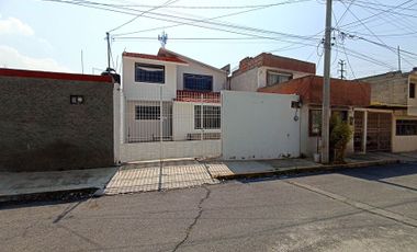 Casa en Venta en Parque de Poblamiento entre Excelentes Vialidades.