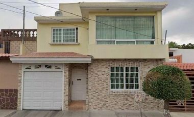 VENTA DE CASA EN TLALNEPANTLA DE BAZ COL. VALLE DE SANTA MONICA