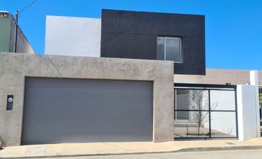 Casa Nueva en Venta Fraccionamiento Villa Turística, Playas De Rosarito.