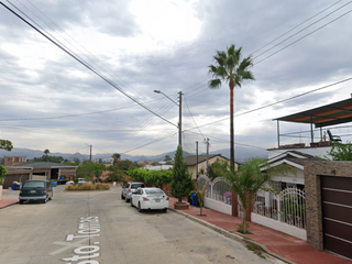-Casa en Remate Bancario-Tecate, Baja California