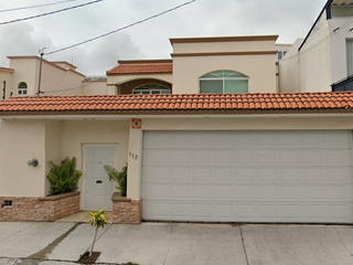 Maravillosa Casa en Colinas del Cimatario, Querétaro. Remate Bancario.