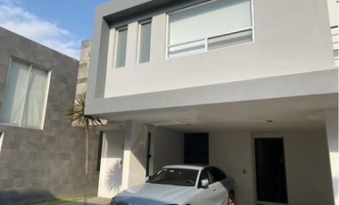 Casa en venta en San Bernardino Tlaxcalancingo, Residencial Granada
