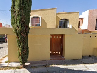 BONITA  CASA EN VENTA EN LA JOYA, QUERETARO