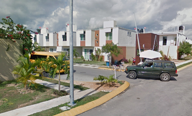 Casa en Residencial. Playa azul, Solidaridad, Quintana Roo., ¡Compra directa con el Banco, no se aceptan créditos!