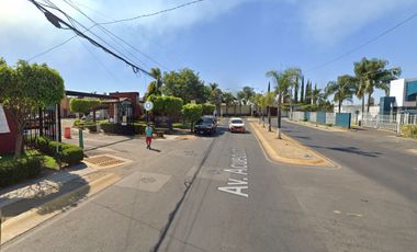 Gran Remate, Casa en Col. Jardines del Valle, Zapopan, Jal.