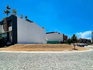 Venta Terrenos en Puerta las Lomas de Lujo Av Universidad Zona Andares