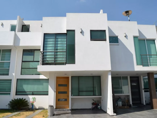 CASA EN VENTA POR RECUPERACION BANCARIA EN VILLAS MAGNOLIAS CUAUTLANCINGO, PUEBLA. HMB74