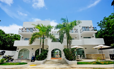 Hotel en Venta en Tulum 20 hab Piscina Jacuzzi Zona con Todos Los Servicios 10 Min del Mar