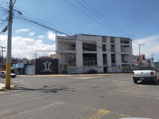 Edificio ubicado en la segunda avenida de mayor circulación en Texcoco