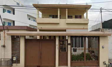 HERMOSA CASA CON LA MEJOR UBICACION EN SAN NICOLAS DE LOS GARZA