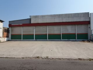 Bodega de 1,000 m² con andén de carga/descarga sobre Carr. Veracruz-Xalapa, cerca del aeropuerto