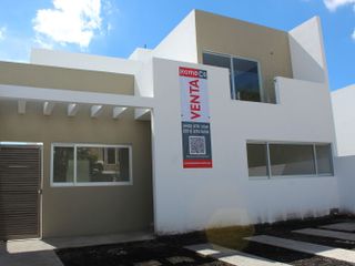 Casa en VENTA en Real de Juriquilla con PRINCIPAL EN PLANTA BAJA