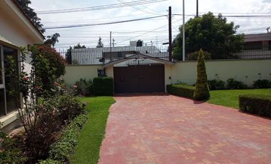 CASA EN VENTA DE UNA PLANTA EN RESIDENCIAL SAN CARLOS A PRECIO DE TERRENO