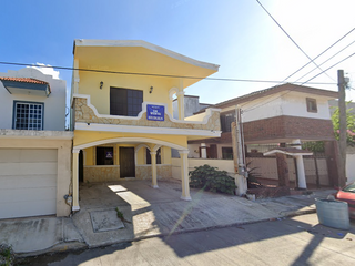 Casa en venta en la Colonia Delfino Reséndiz, Ciudad Madero, Tamaulipas.