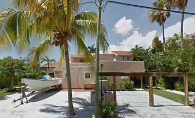 VENTA DE CASA EN FRACC. PUERTO AVENTURAS SOLIDARIDAD QUINTANA ROO