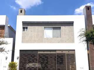 Se Vende Casa equipada en zona privilegiada de Cumbres!