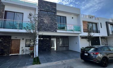 Casa Nueva Real de Valdepeñas Zapopan $5,200,000