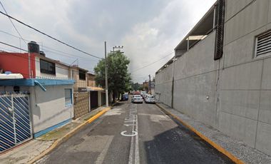 Aproveche Gran Oportunidad de Remate Bancario en Calle C. 1 Viveros de Petén, Habit. Viveros del Valle, Tlalnepantla-EdoMex