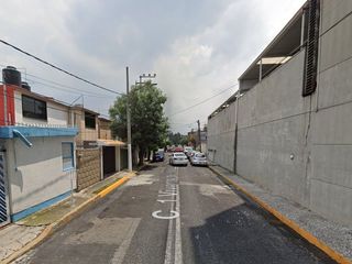 Oportunidad de Remate Bancario en Calle C. 1 Viveros de Petén, Habit. Viveros del Valle, Tlalnepantla-EdoMex