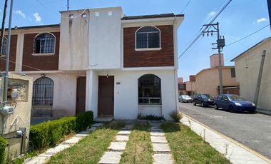 CASA EN VENTA ARBOLEDAS TOLUCA, SAN PEDRO TOTOLTEPEC CERCA DE FEMSA, GM Y UNITEC