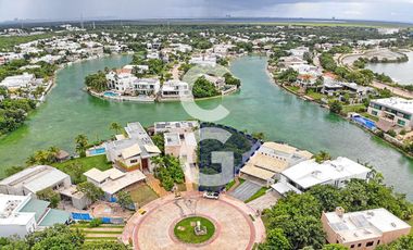 Terreno en Venta en Cancun en Residencial Lagos del Sol a Ubicado a Pie de Lago