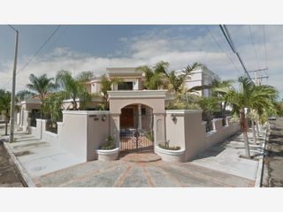 Hermosa propiedad ubicada en  C. Albatros 304, Las Gaviotas, Mazatlán, Sinaloa C.P. 82110