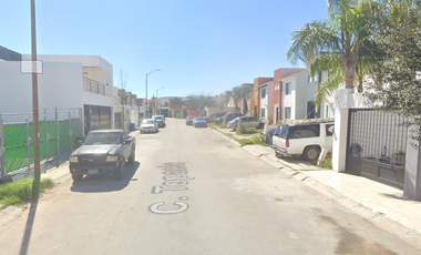 oportunidad CASA remate bancario C. Topacio Valle Real, Nuevo Laredo, Tamaulipas
