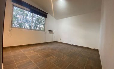 VENDO CASA EN EL CARMEN COYOACAN,  4 HAB, 4 EST. 520 M2, JARDIN.