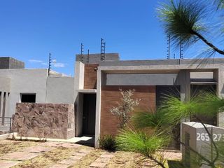 Casa en Renta, Fracc. Privado a unos pasos del Tec. de Monterrey $17,000