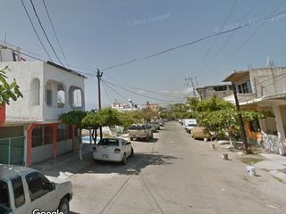 Hermosa Casa de Remate Bancario en Manzanillo, Colima