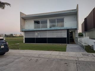 Casa en venta con alberca Fracc El Dorado Residencial & Marina en Boca del Rio, Veracruz
