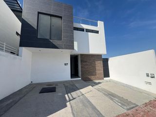 Nueva Casa en centro sur $3,600,000 cerca del estadio corregidora