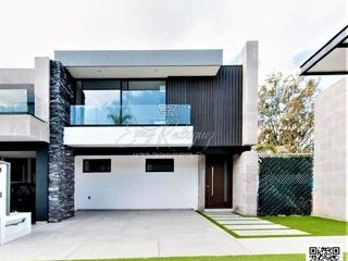 CASA EN RENTA, SIN MUEBLES, NUEVA, ZONA NORTE, PRIVADA, 3 REC. CON BAÑO C/U, JARDÍN