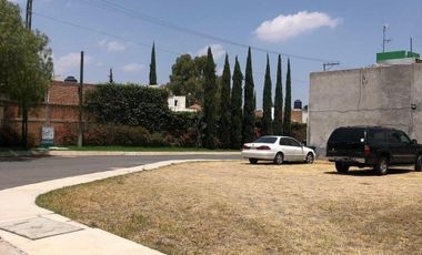 Lote de terreno plano y en esquina en venta en Club de Golf