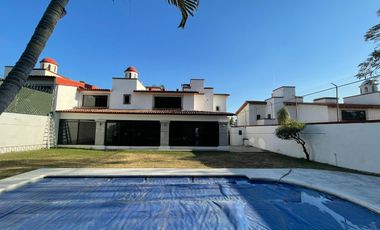 CASA EN VENTA EN AVENIDA PALMIRA, CUERNAVACA, MORELOS