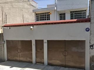 Hermosa Casa en Venta en Guadalupe del Moral. fjma17