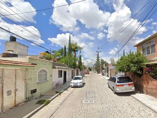 Hermosa y amplia casa en remate en la Col. Granjas Bathi, San Juan del Rio, Querétaro!