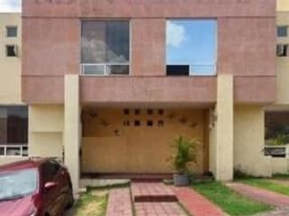 BONITA  CASA EN REMATE CERRO COLORADO #51 LT 33 CASA 23 IDEAL PARA VIVIR EN FAMILIA