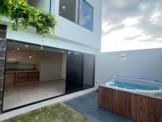 ¡DE OPORTUNIDAD! HERMOSA CASA EN VENTA EN FRACCIONAMIENTO PALMA DEL REY