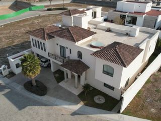 Casa Residencial con Jardín en Venta, Zona Plateada, en Pachuca, Hidalgo.