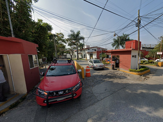 Casa en venta en Col. Las Fincas, Jiutepec, Morelos., ¡Compra directamente con los Bancos!