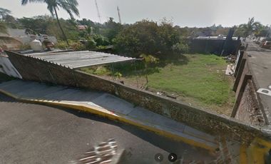 Terreno bardeado en esquina de 616 m² en la Col. Villa Rica. Ideal para construir casas o departamentos