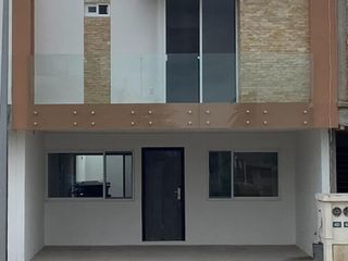 Casa en Venta en Los Lagos con 3 habitaciones con baño completo