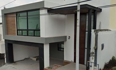 EXCELENTE CASA UBICADA EN COLONIA CUMBRES, NUEVO LEÓN (DG3)