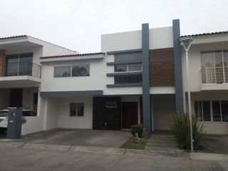 CASA EN VENTA, COTO DELPARQUE METROPOLITANO, RINCONADA DEL PARQUE, ZAPOPAN