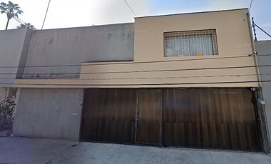 VENDO CASA EN LA COL. FLORIDA 4 HAB. 3 EST. JARDIN, TODOS LOS SERVICIOS.