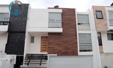 Casa en Zona exclusiva de Pachuca, Zona Plateada de 3 niveles con sotano